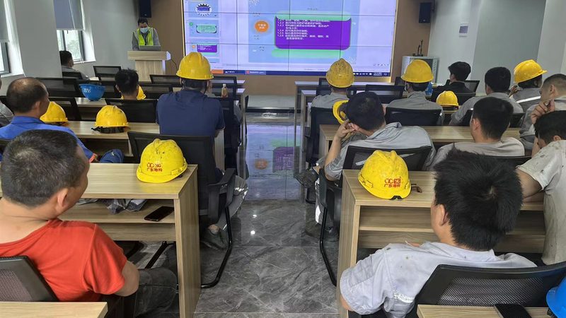 选择一家合适的培训机构是报名成功的关键。可以从以下几个方面进行筛选：