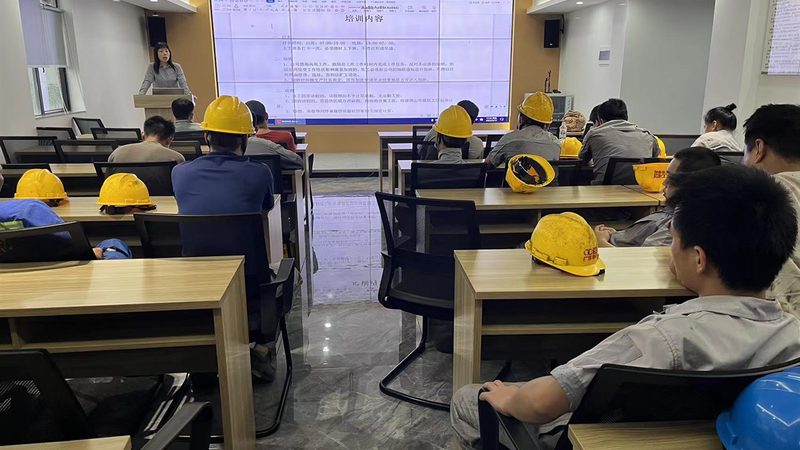 在挑选电工培训学校时，要注意以下虚假宣传：
