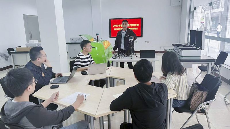 叉车培训厂家直招需要什么条件